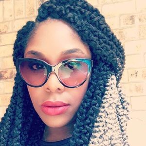 Meet your Posher, Paitra